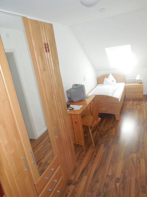 Hotel Garni Am Hechenberg Mainz Room photo